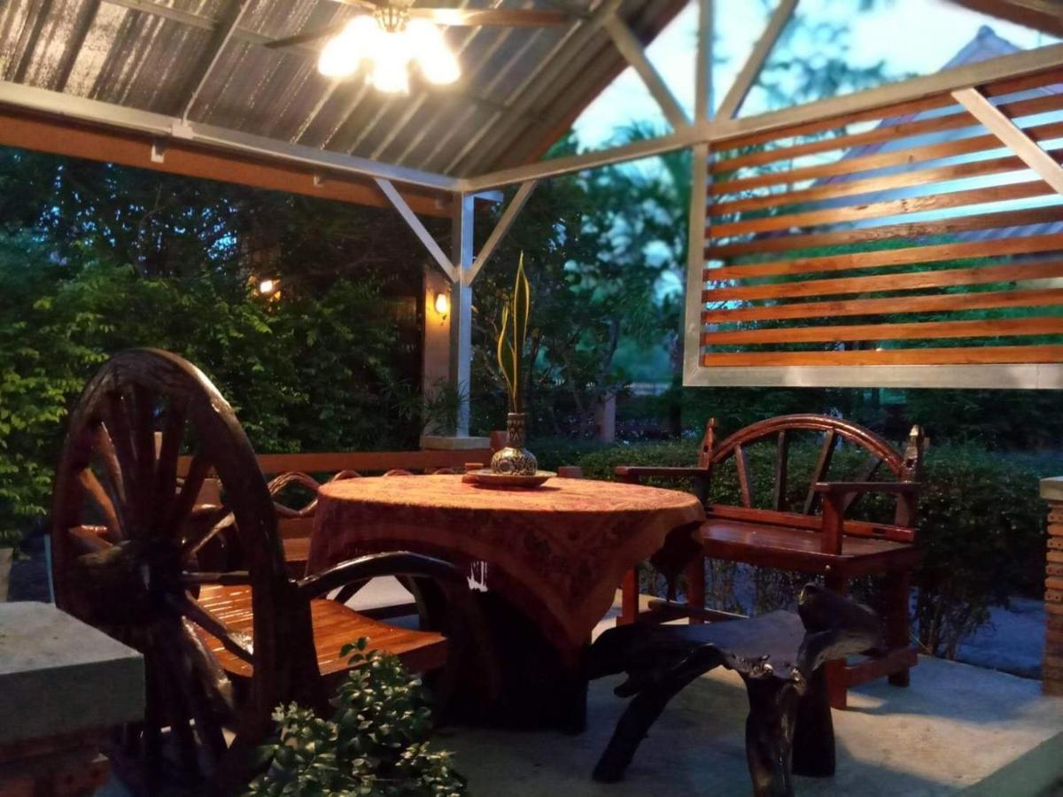 Baan B&B Сукотай Екстериор снимка